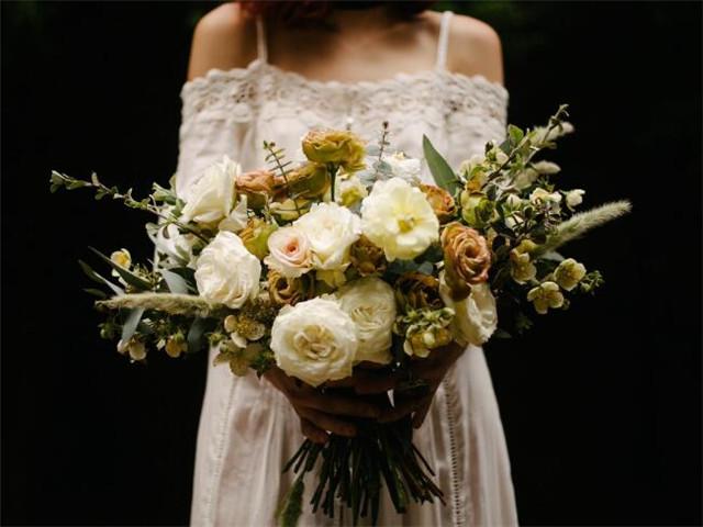 How many roses for bridal bouquet