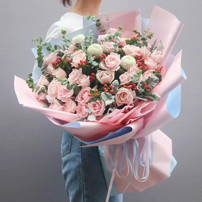 What's the meaning of pink roses