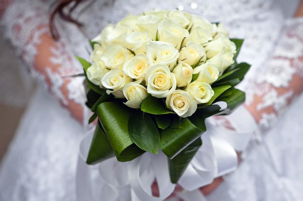 How many roses in a bridal bouquet